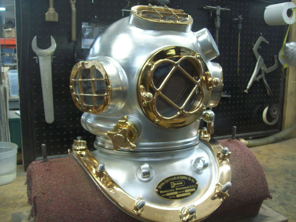 DESCO Lightweight Commercial Diving Helmet | DESCO Diving Equipment and ...